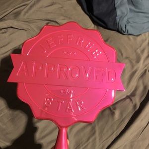 Looking to trade my jeffree star mirror